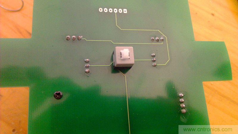 牛人力作！PCB版藍牙智能小車DIY