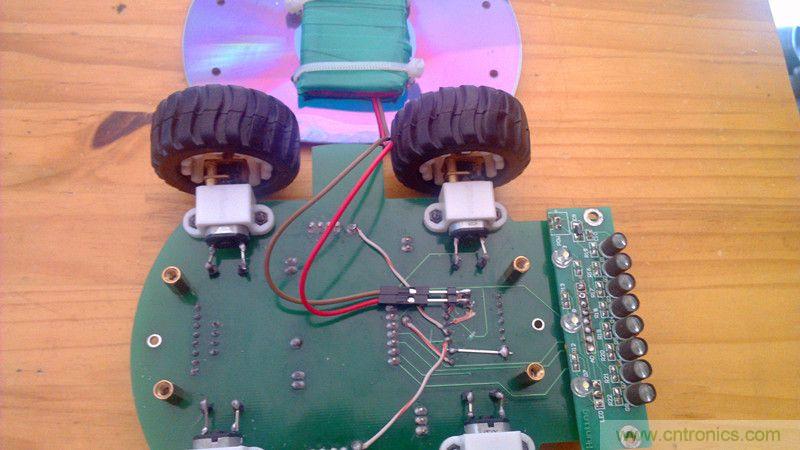 牛人力作！PCB版藍牙智能小車DIY