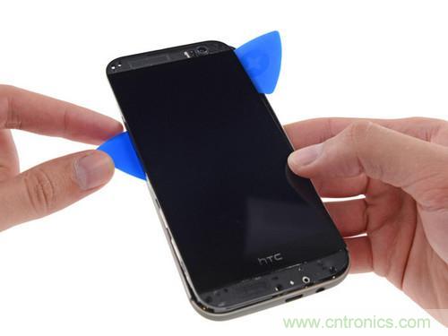 牛人強拆!新HTC One(M8)真機精密做工難修理