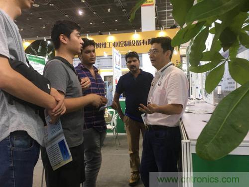 2018物博會:我愛方案網(wǎng)展區(qū)人氣高漲,吸引央企和地方官員高度關注 2018物博會:我愛方案網(wǎng)展區(qū)人氣高漲,吸引央企和地方官員高度關注