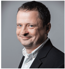 本屆峰會(huì)以 “你好，數(shù)字具身 (Hello, Digital Embodiment)” 為議題，直指下一代AI發(fā)展的核心——如何讓智能體更好地感知并與物理世界交互。屆時(shí)，Arm、西門子、SiPearl、Prophesee、芯原股份、思特威、英諾達(dá)等國內(nèi)外半導(dǎo)體巨頭的掌門人與高管將罕見同臺(tái)，從芯片設(shè)計(jì)、視覺傳感、EDA工具到系統(tǒng)架構(gòu)，共同勾勒千億增量市場的技術(shù)路線與商業(yè)藍(lán)圖。席位緊張，機(jī)遇不容錯(cuò)過。